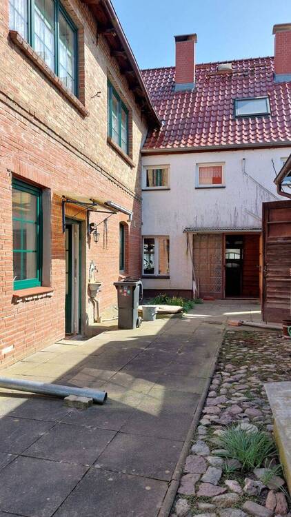Thumbnail-Hier wartet ein besonderes Haus mit altem Charm und viel Potenzial auf neue Eigentümer