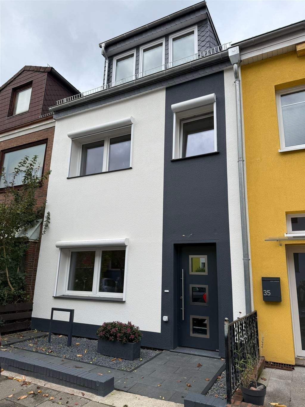 Thumbnail-Umfassend saniertes, komplett renoviertes Reihenmittelhaus mit Terrasse ruhig und zentral in Woltmershausen!