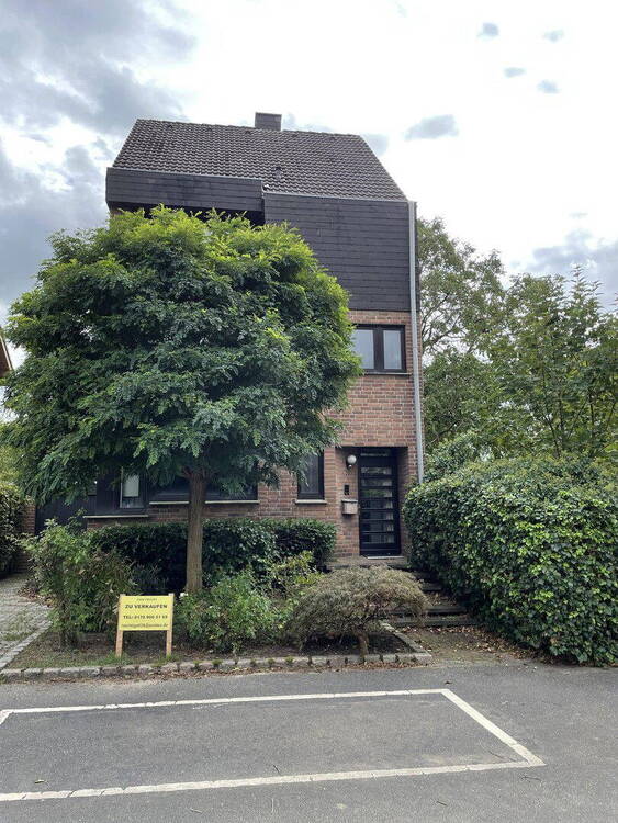 Thumbnail-Großzügiges Einfamilienhaus in ruhiger Spielstraße