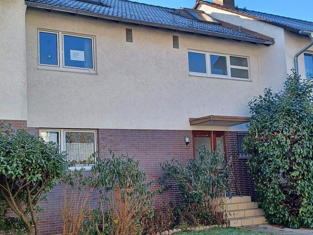 Thumbnail-Großes Reihenmittelhaus mit Garage in Großkrotzenburg