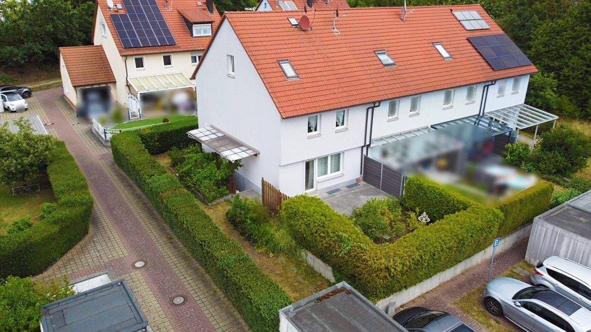 Thumbnail-Schönes Reihenendhaus mit Garten, Garage und Stellplatz in Nürnberg-Gebersdorf