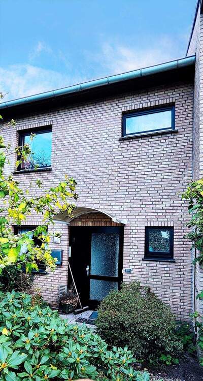 Thumbnail-Charmantes Reihenmittelhaus in begehrter Lage von Oldenburg (Bümmerstede)