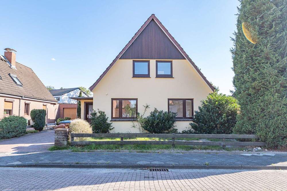 Thumbnail-Geräumiges Zweifamilienhaus in familienfreundlicher Lage!