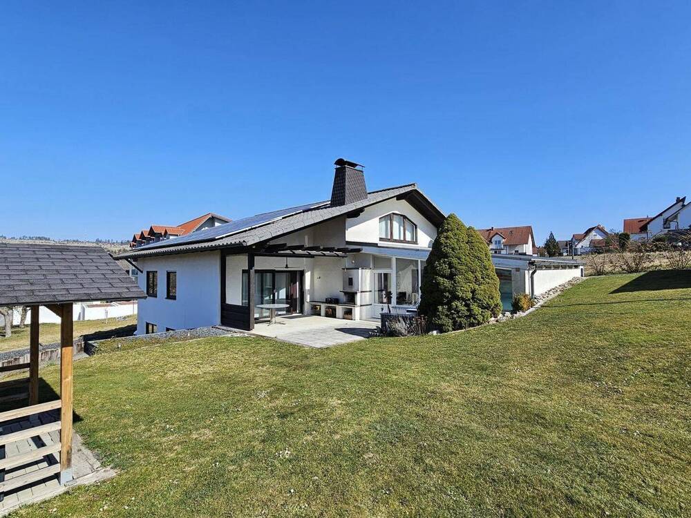 Thumbnail-Ambitioniertes Wohnen mit Indoor-Pool und 3 Garagen!