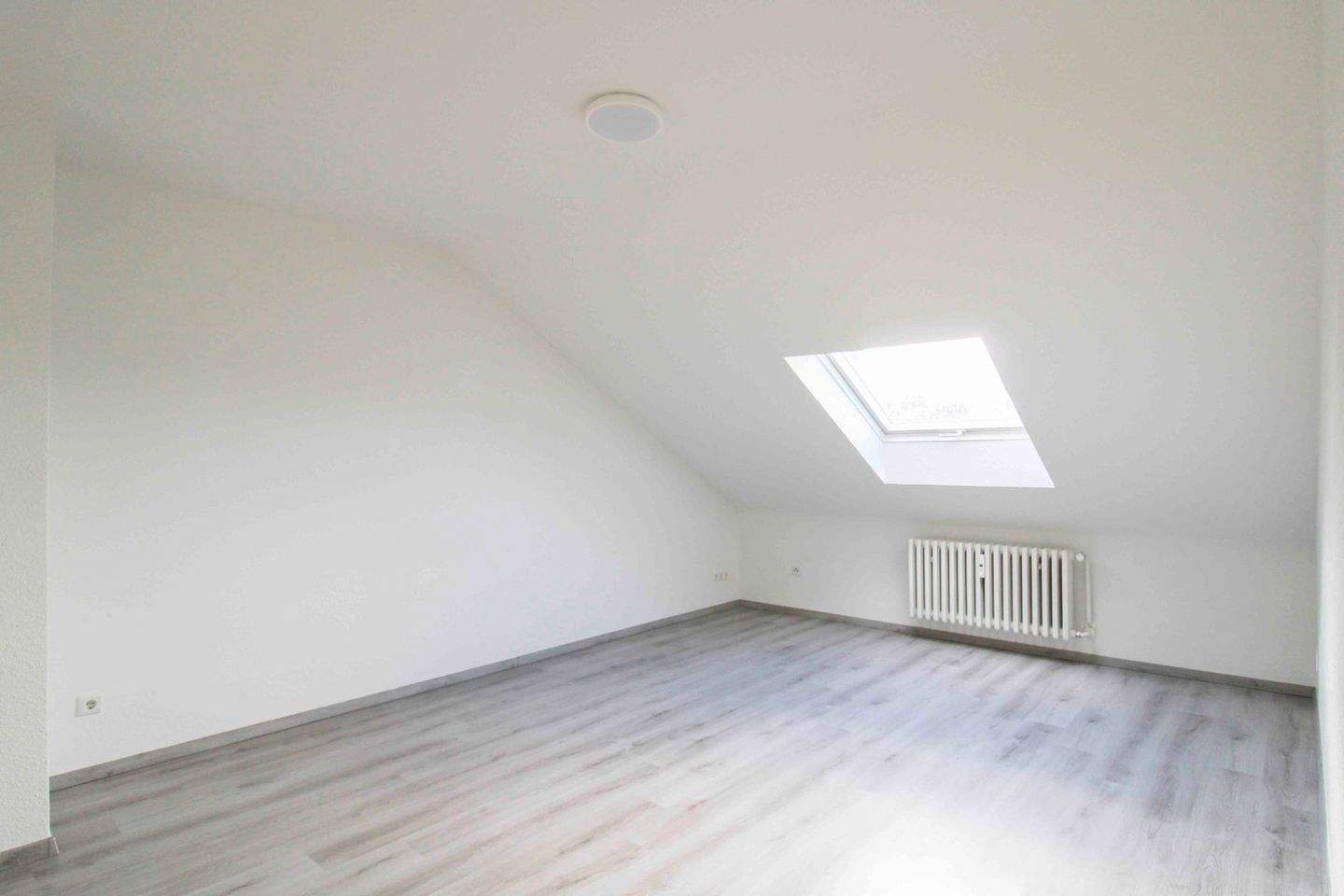 Thumbnail-Gepflegte 2-Zimmer-Eigentumswohnung in ruhiger Sackgassenlage