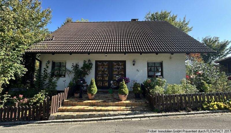 Thumbnail-Freistehendes EFH mit 3 PKW-STP i.Fr. 2-Zimmer-Einliegerwohnung in 79739 Schwörstadt-Dossenbach