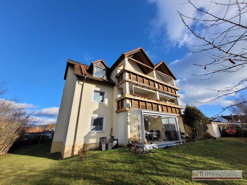 Thumbnail-* EINZIEHEN und WOHLFÜHLEN * Super schöne 4-Zi-Maisonette-Whg.m.BALKON+GARAGE in naturnaher Wohnlage