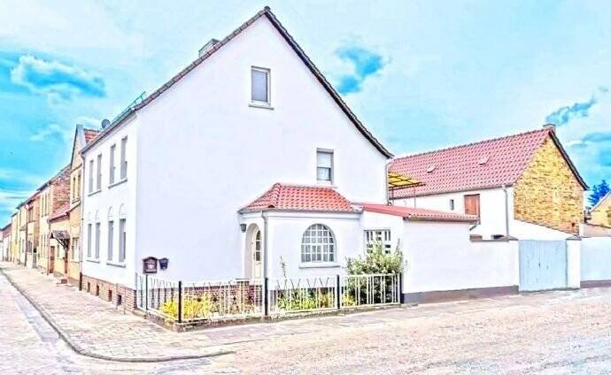 Hausansicht / Straßenseite