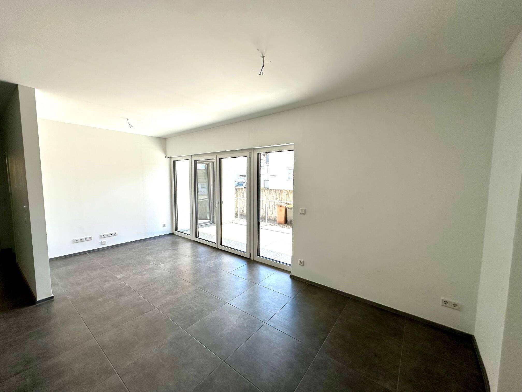 Thumbnail-Moderne 3-Zi-Erdgeschosswohnung mit Balkon in Veitsbronn!