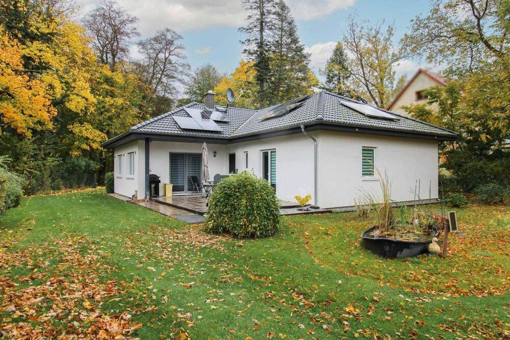 Thumbnail-Neuwertiges Haus mit Einliegerwohnung, großem Garten, Carport und Solarpanels in Dahlewitz