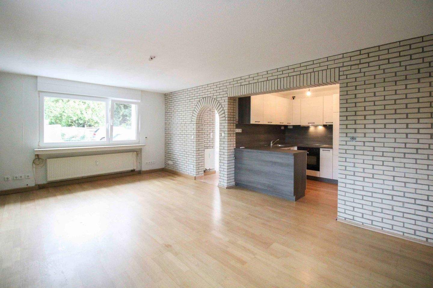 Thumbnail-Moderne 2-Zi.- Souterrainwohnung mit separatem Eingang, schicker EBK und Stellplatz in LEV-Opladen