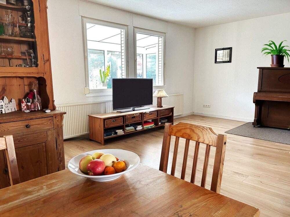 Thumbnail-Unterkellerter Bungalow mit Wintergarten