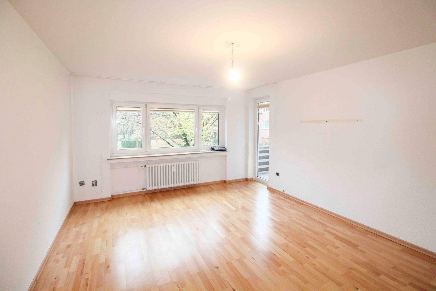 Thumbnail-Schöne 2-Zimmer Wohnung mit neuem Badezimmer in Düsseldorf-Garath