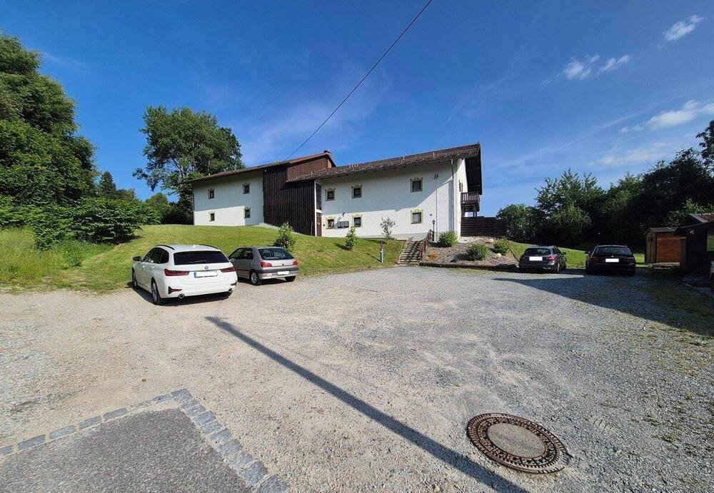 Thumbnail-Renovierte 3- Zimmer-ETW mit Balkon u. KFZ- Stellplatz in ruhiger Lage nahe der Stadt Bad Kötzting