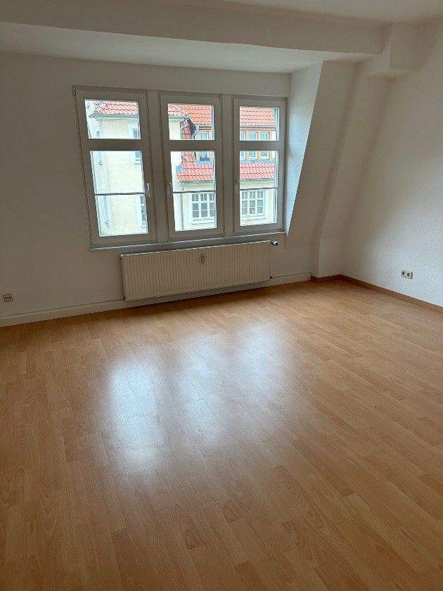 Thumbnail-2-Raum-Wohnung mit EBK im 1. Obergeschoss – Ruhige Lage im Grünen