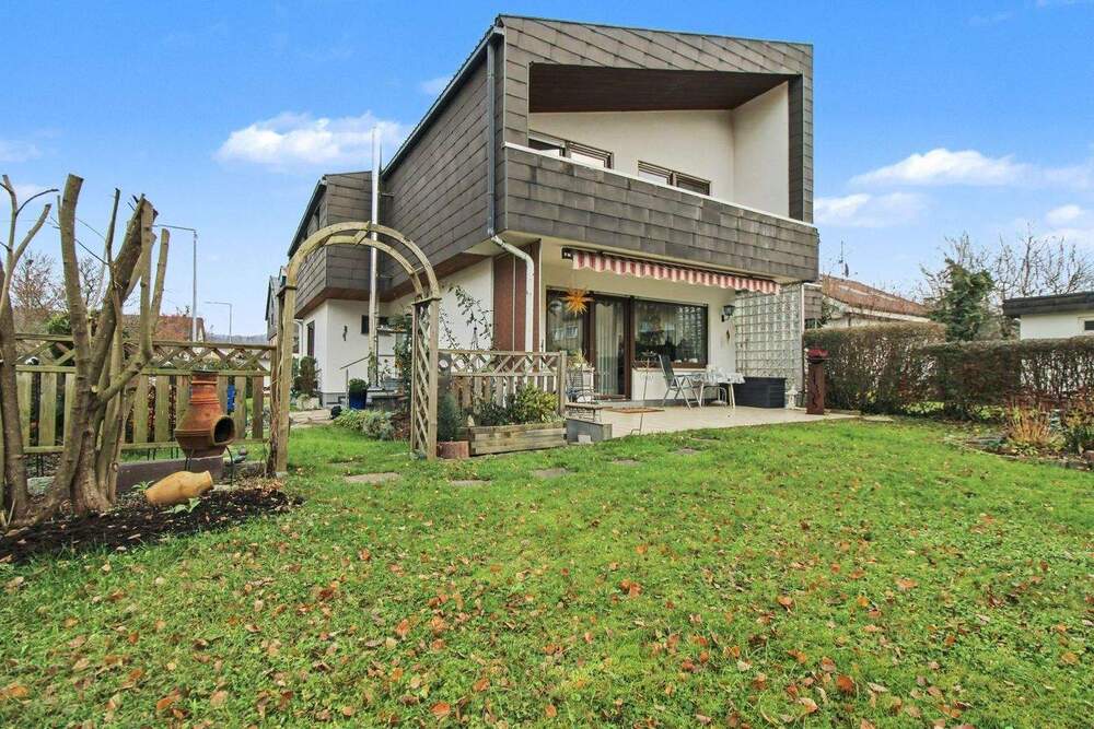 Thumbnail-Für Ihr Familienglück: Tolle Doppelhaushälfte mit großem Garten in guter Lage in Süßen