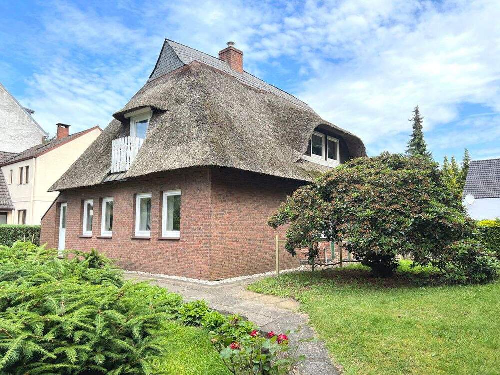 Thumbnail-PURNHAGEN-IMMOBILIEN - Bremen-Rönnebeck, charm. Reetdachhaus mit sep. Werkstatt in zentraler Lage