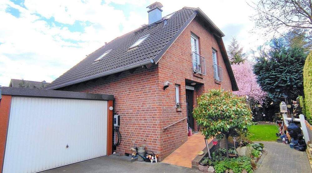 Thumbnail-Massiv-Haus verklinkert, vollunterkellert mit Garage und Wallbox