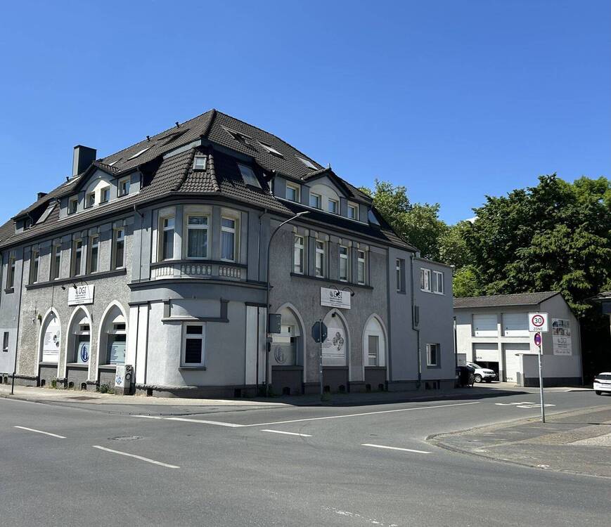 Thumbnail-Platz für Ihr Gewerbe + Top Mietwohnungen !