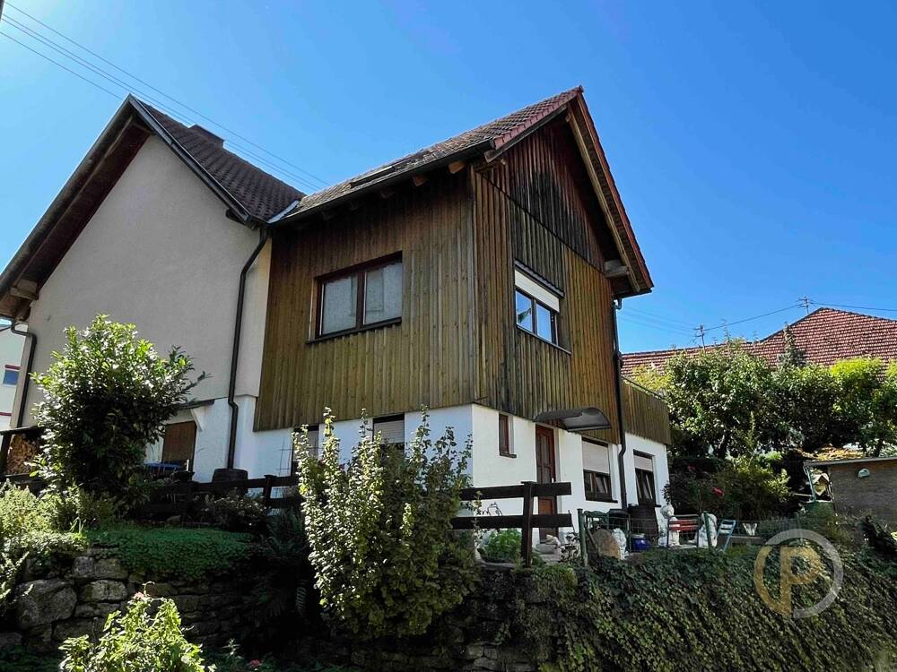 Thumbnail-Wohnhaus mit drei Einheiten für die große Familie in ländlicher Umgebung mit Potenzial