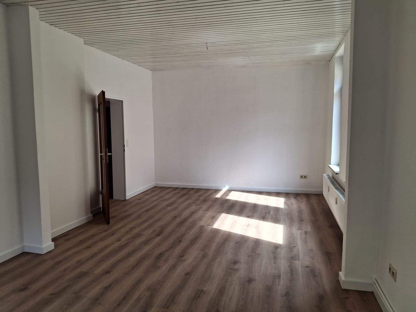 Thumbnail-Große Erdgeschoßwohnung ! 3 ZKDB in schöner Lage in Geestemünde zu vermieten