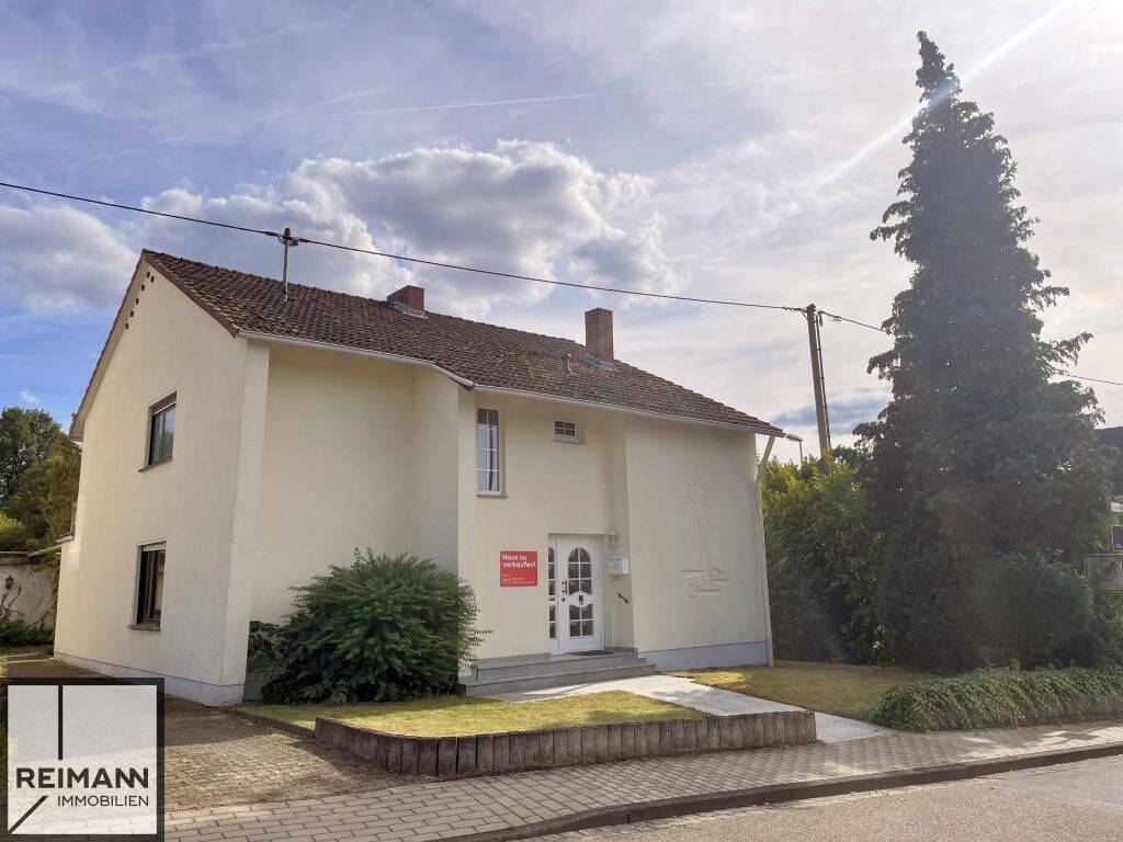 Thumbnail-Zweifamilienhaus mit großem Garten und zusätzlichem Bauplatz