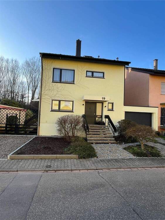 Thumbnail-Gepflegtes und sehr schön geschnittenes EFH mit zusätzlichem Garten