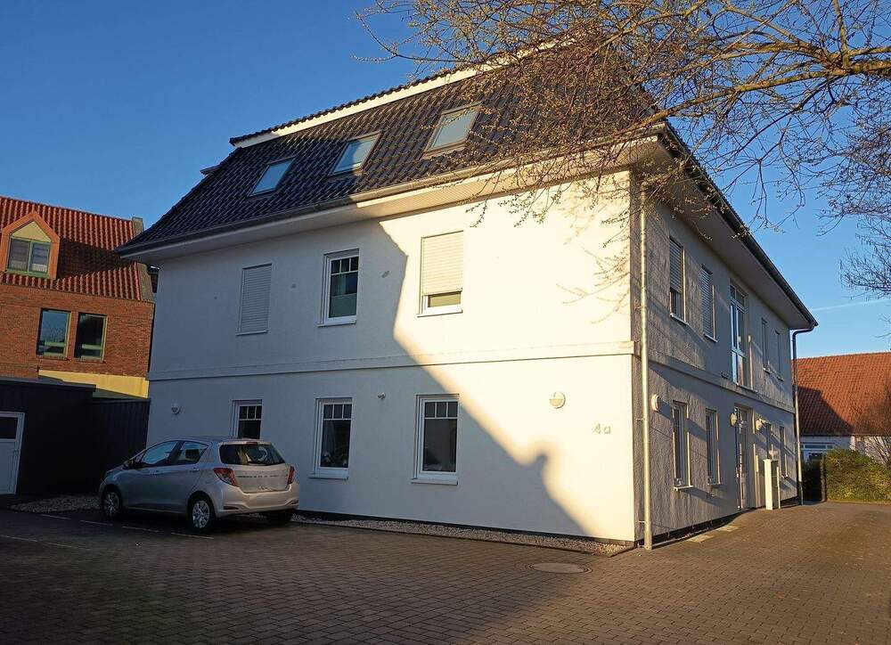 Thumbnail-Spannendes Investment im Herzen von Zetel: Modernes 6-Parteien-Haus in Toplage (Bj. 2015)