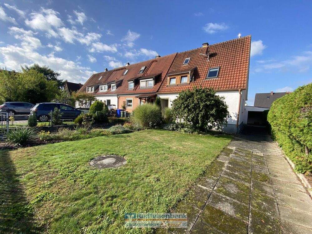 Thumbnail-Reihenendhaus mit Entwicklungspotential