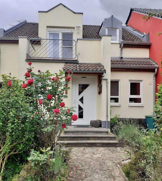 Thumbnail-Geräumiges, energieeffizientes Einfamilienhaus in Polch mit Garten und großer Garage