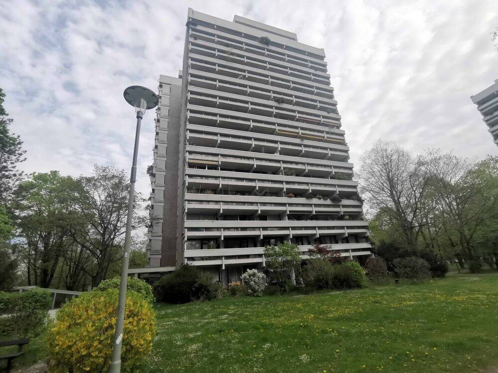 Thumbnail-Gepflegte 4 12-Zimmerwohnung mit Süd- u. Westbalkon und Tiefgaragenstellplatz