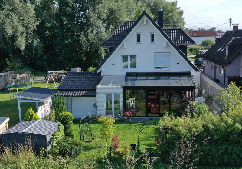 Thumbnail-modernes, familienfreundliches Haus mit Wintergarten nahe der Au