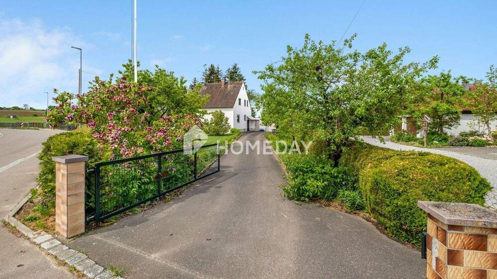 Thumbnail-Gemütliches EFH mit schönem Garten und großem Grundstück