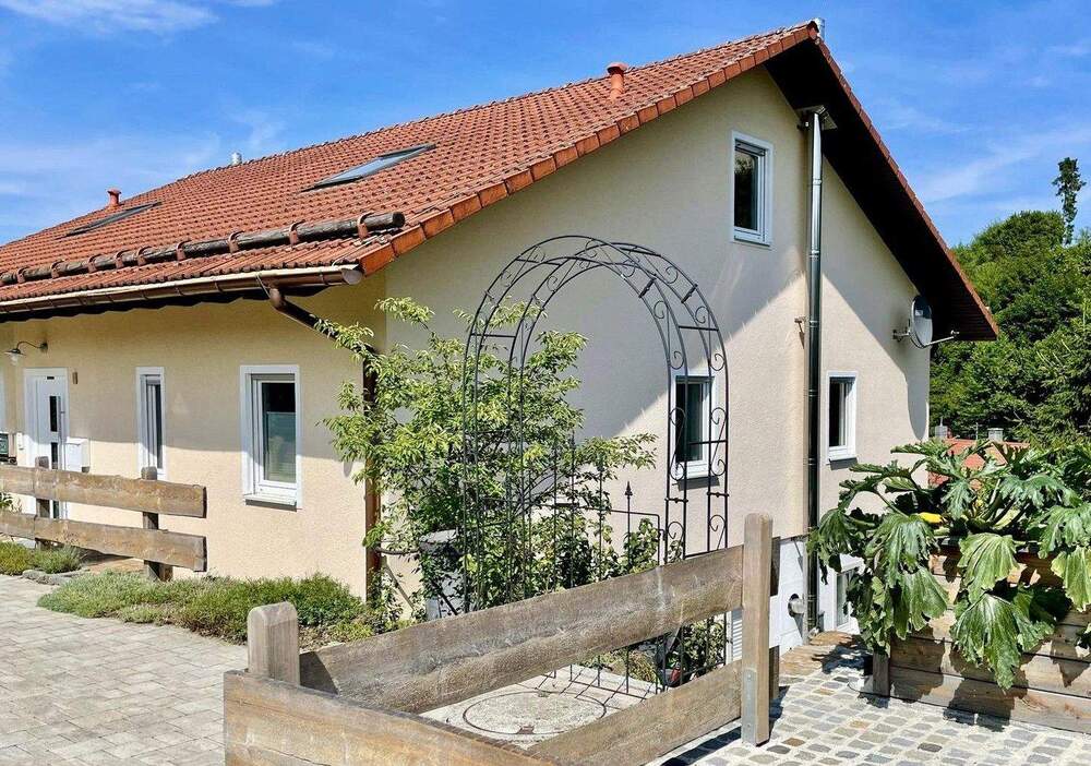 Thumbnail-Schöne Doppelhaushälfte in ruhiger Lage mit einmaligem Blick - provisionsfrei