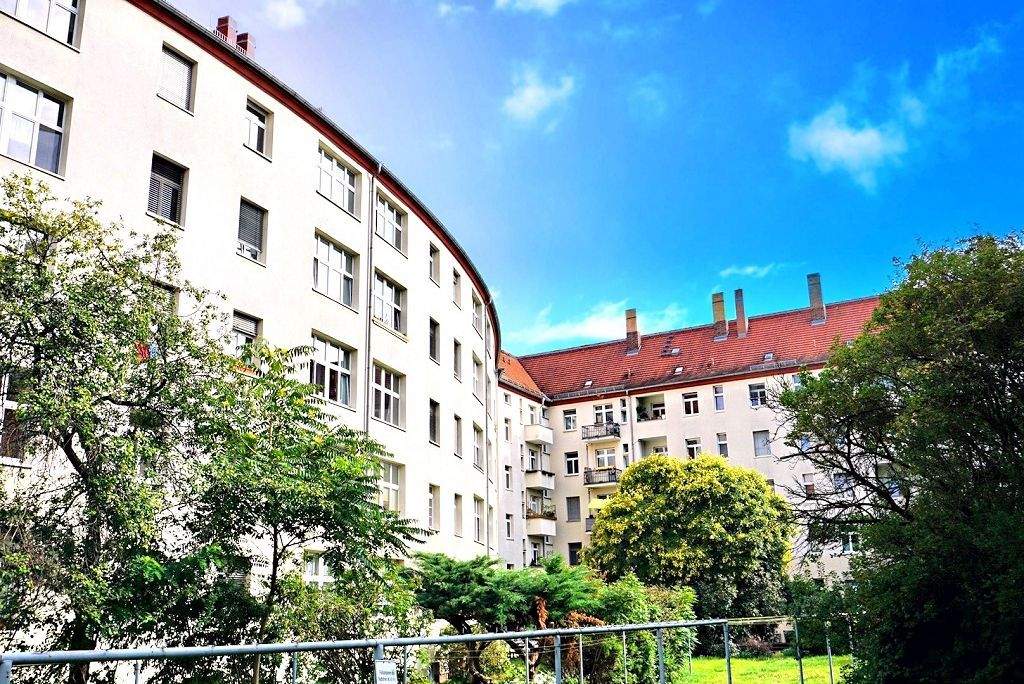 Thumbnail-Erstbezug nach Komplettsanierung: Helle 2-Raumwohnung mit Wintergarten in der Neustadt mieten!