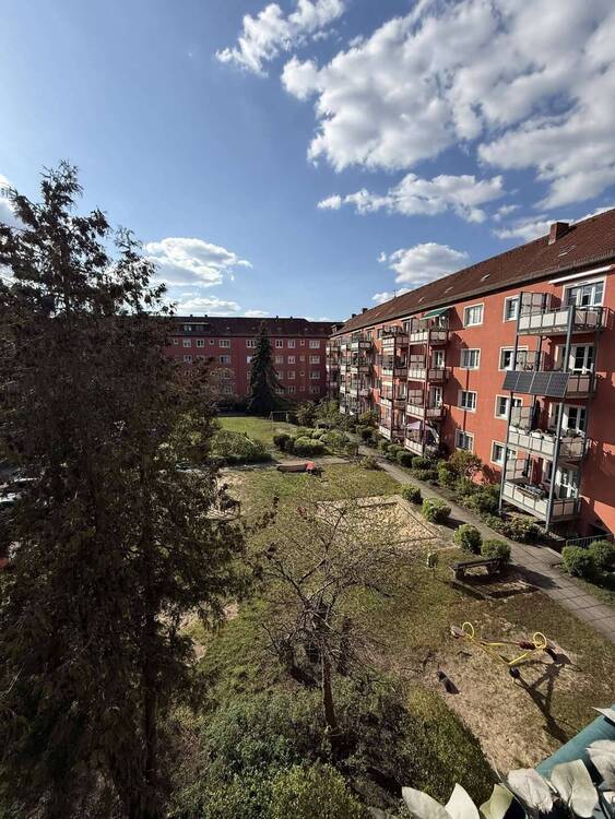 Thumbnail-Sonnige 2,5-Zimmer-Wohnung mit Balkon! Nur 10 Minuten vom Rathaus Spandau entfernt