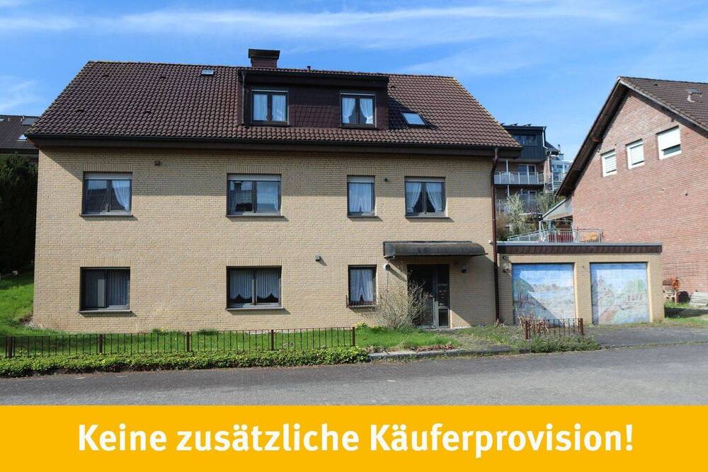 Thumbnail-Freistehendes Zweifamilienhaus (bis 4 WE) mit einem großen Wintergarten und 3 Pkw-Garagen