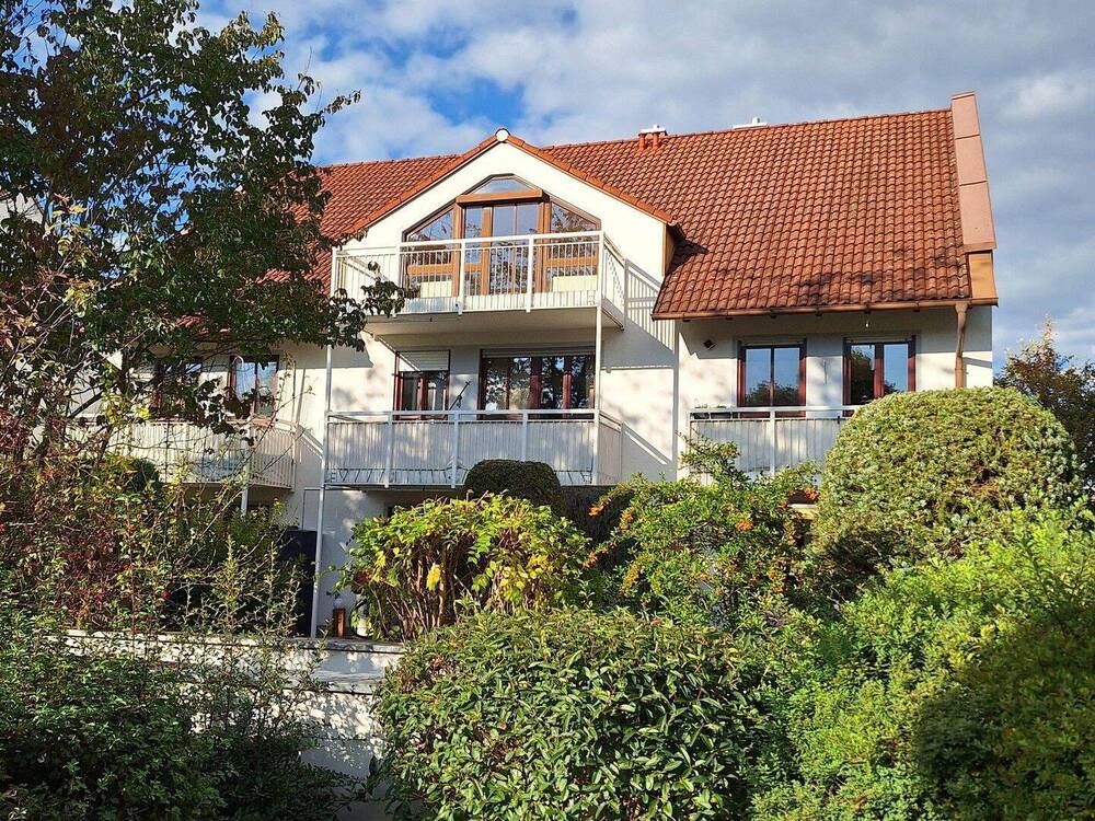 Thumbnail-Helle 3-Zimmer Dachgeschosswohnung mit Süd-Balkon und Blick ins Grüne