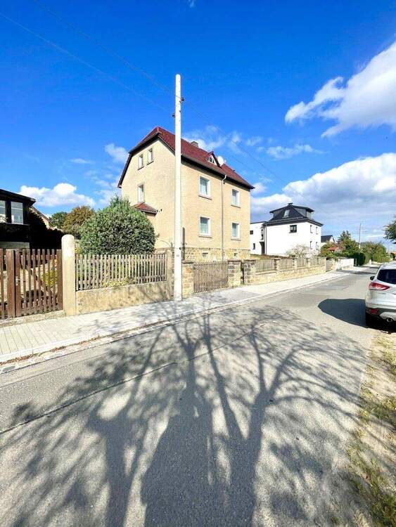 Thumbnail-Sanierungsbedürftiges Zweifamilienhaus mit Potential zum Einfamilienhaus Umbau!