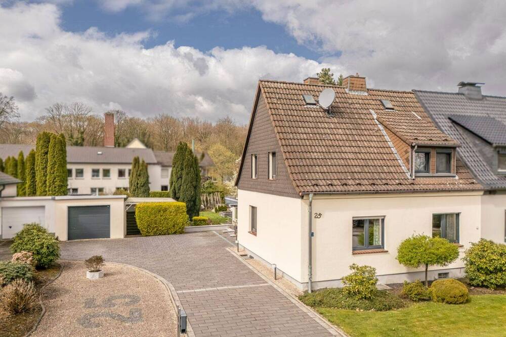 Thumbnail-Ihr Gartenparadies in Dortmund-Oespel - 877 m² Grundstück inklusive Doppelhaushälfte