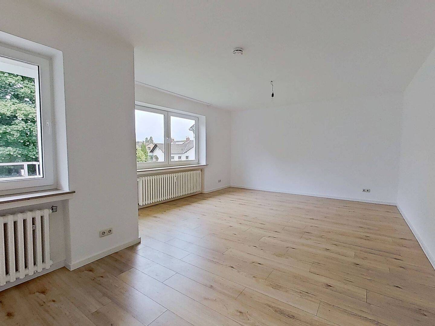 Thumbnail-Familienglück: Frisch sanierte 5-Zimmer-Wohnung mit Balkon und Gäste-WC!