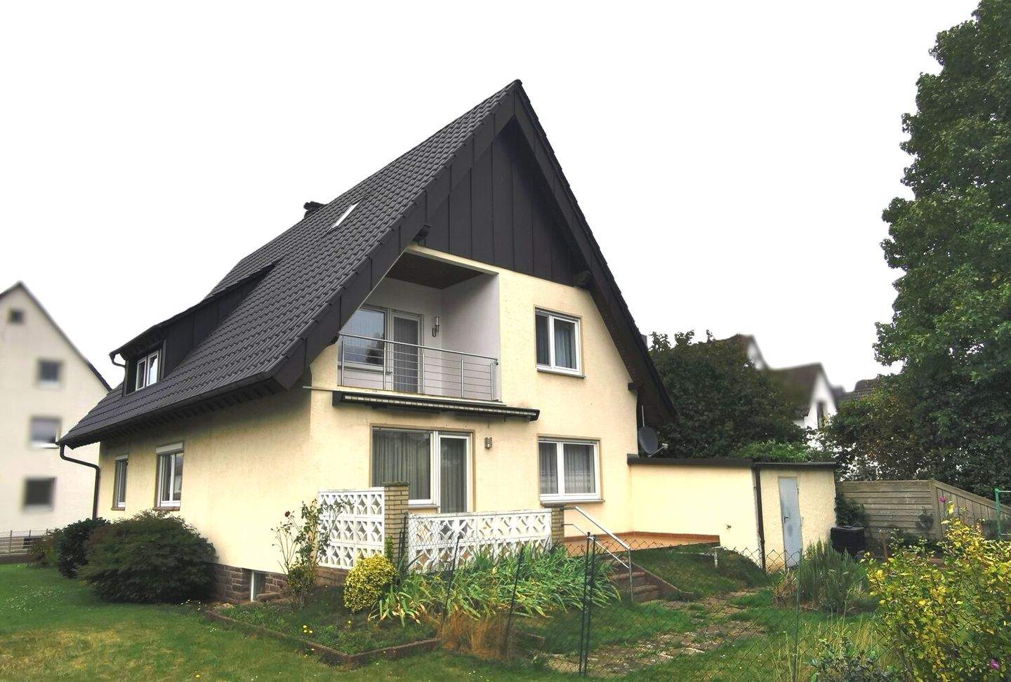 Thumbnail-Großzügiges Zweifamilienhaus mit Garten und Wohlfühlatmosphäre in Holzminden