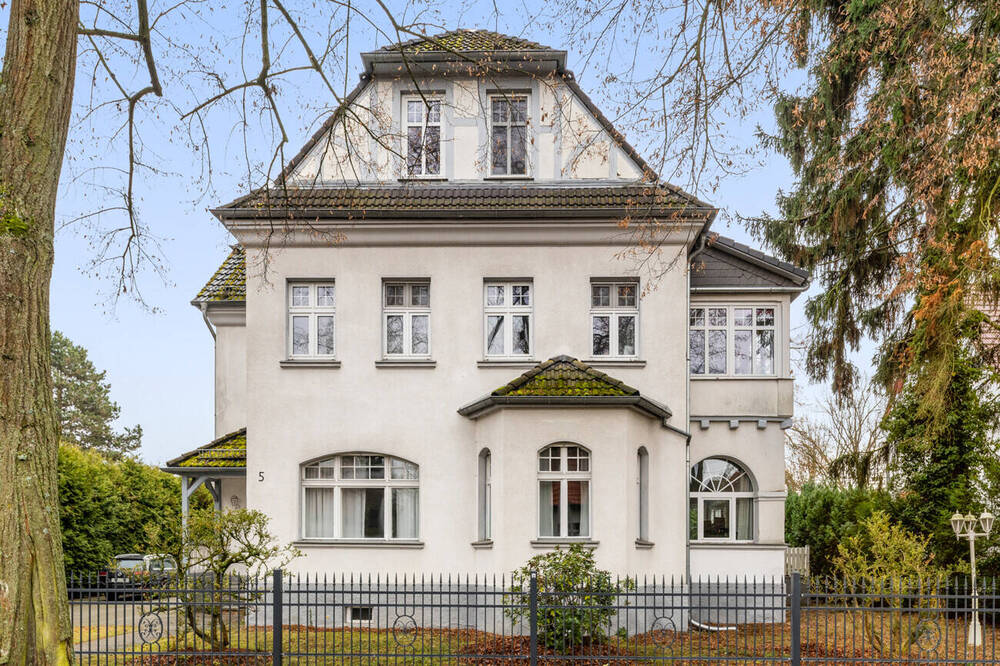 Thumbnail-Bestlage Kaulbachstraße - Bezugsfreie, bildschöne 2-Zimmer-Dachgeschosswohnung im Jugendstil