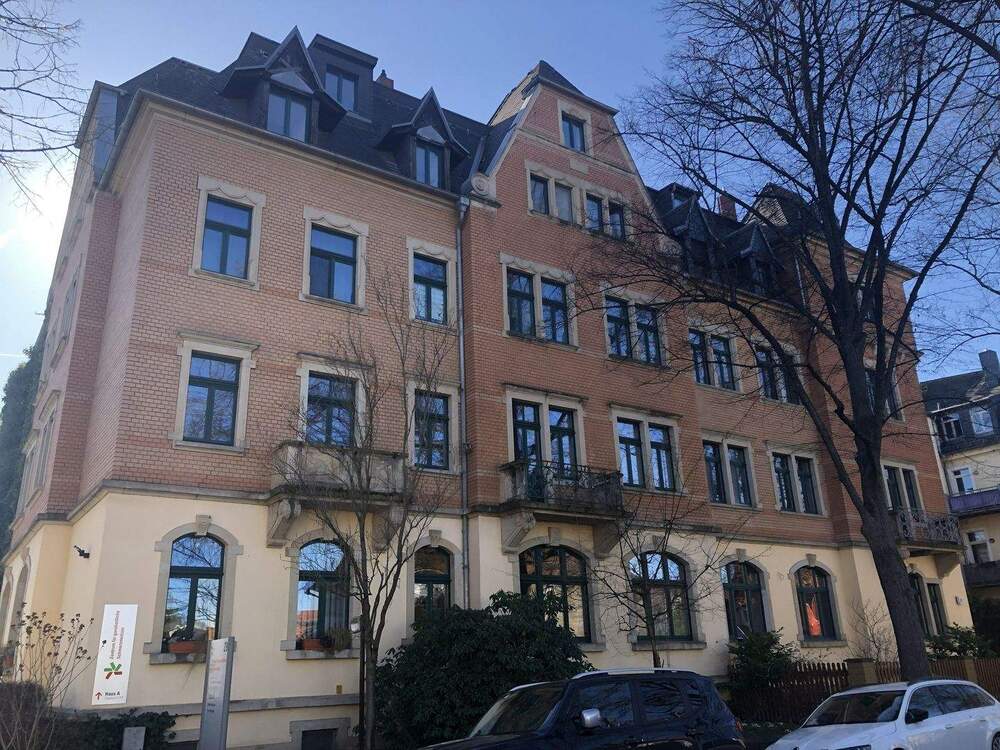 Thumbnail-Stilvolles Mehrfamilienhaus aus 1900 am Wilden Mann – Charme, Charakter, Zukunftspotenzial!