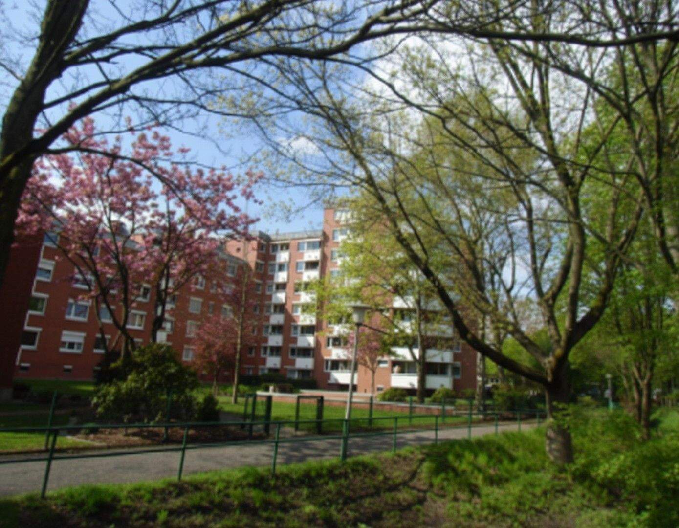 Thumbnail-2-Zimmer-Wohnung mit Balkon und Fernblick