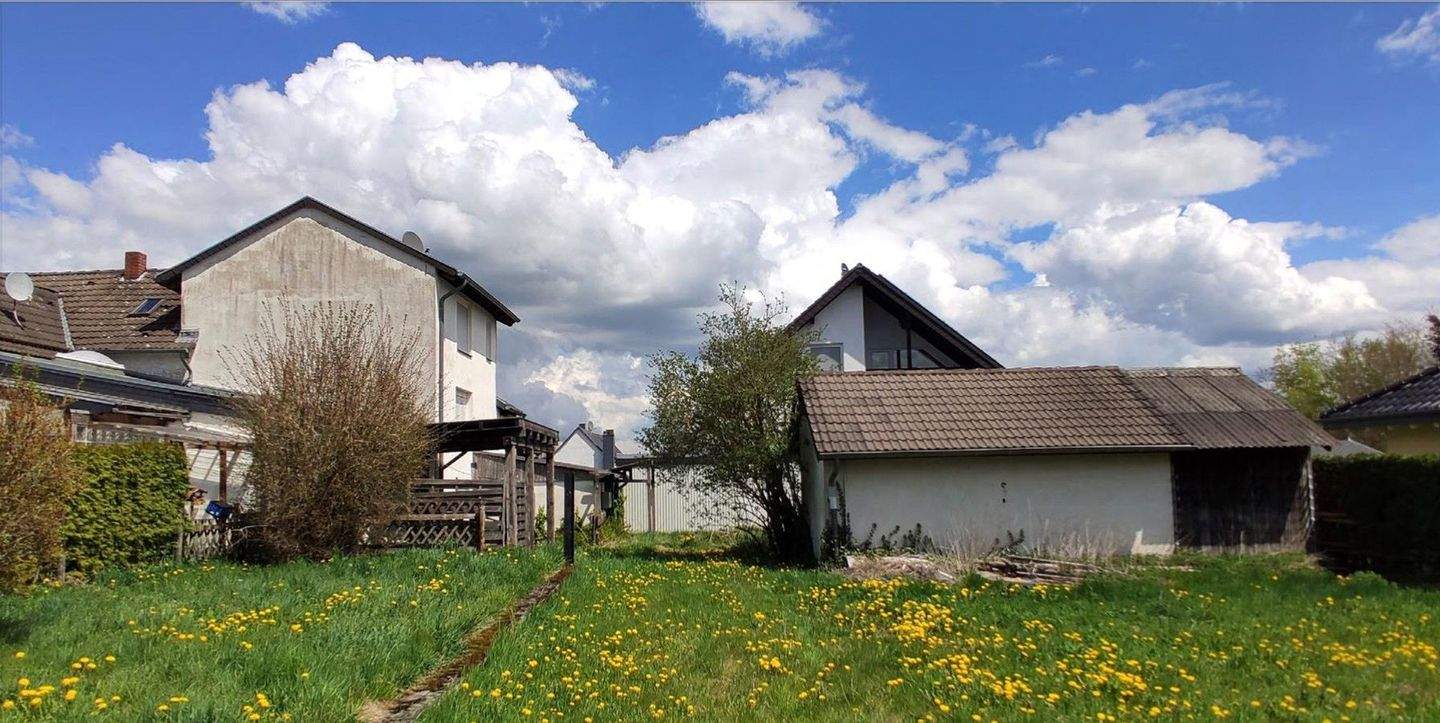 Thumbnail-Charmantes Ein- bis Zweifamilienhaus mit großem Garten und Potenzial zur individuellen Gestaltung