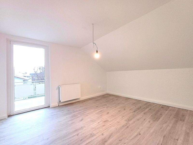 Thumbnail-PREISTIPP! Dachgeschosswohnung in gepflegtem Wohnhaus