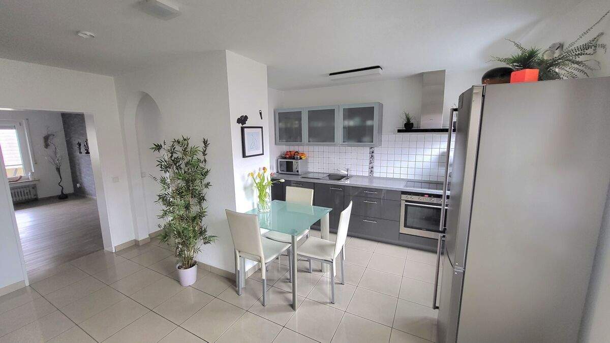 Thumbnail-+++Neu-UlmPfuhl, charmante 3-Zi.-ETW, ca. 86 m² Wfl., Garage, 1. OG, großer Balkon+++