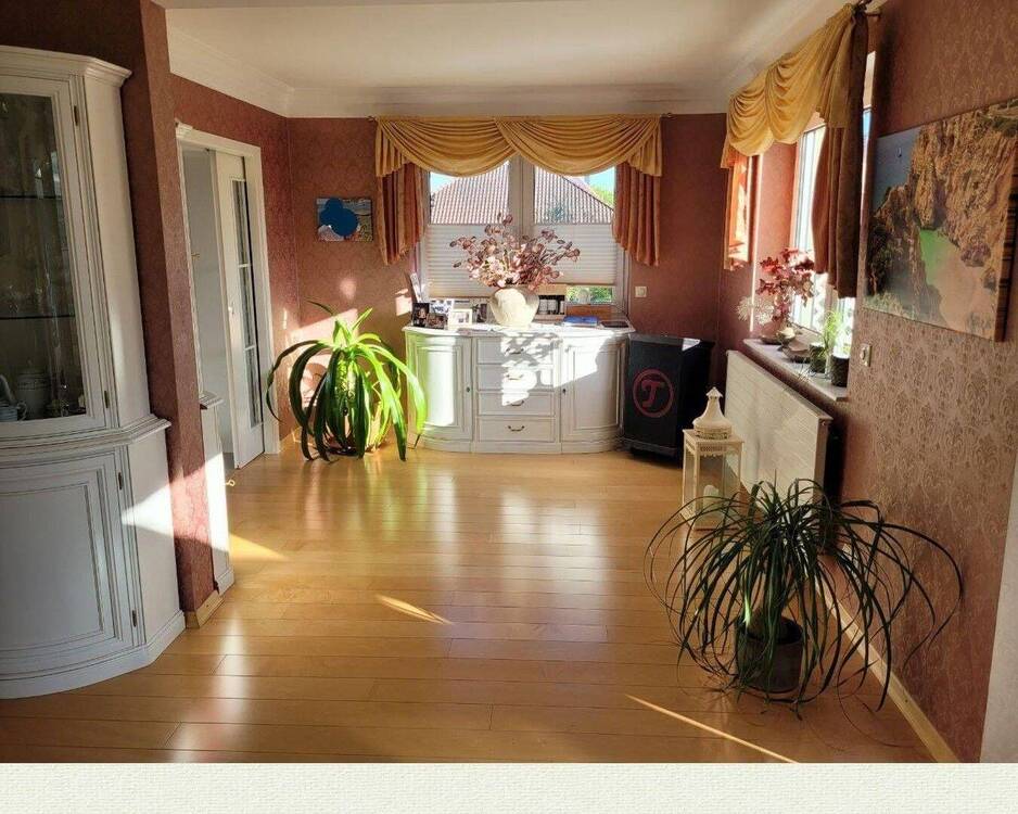 Thumbnail-Einfamilienhaus mit Gästehaus und Nebengebäuden zu verkaufen für 495000 €