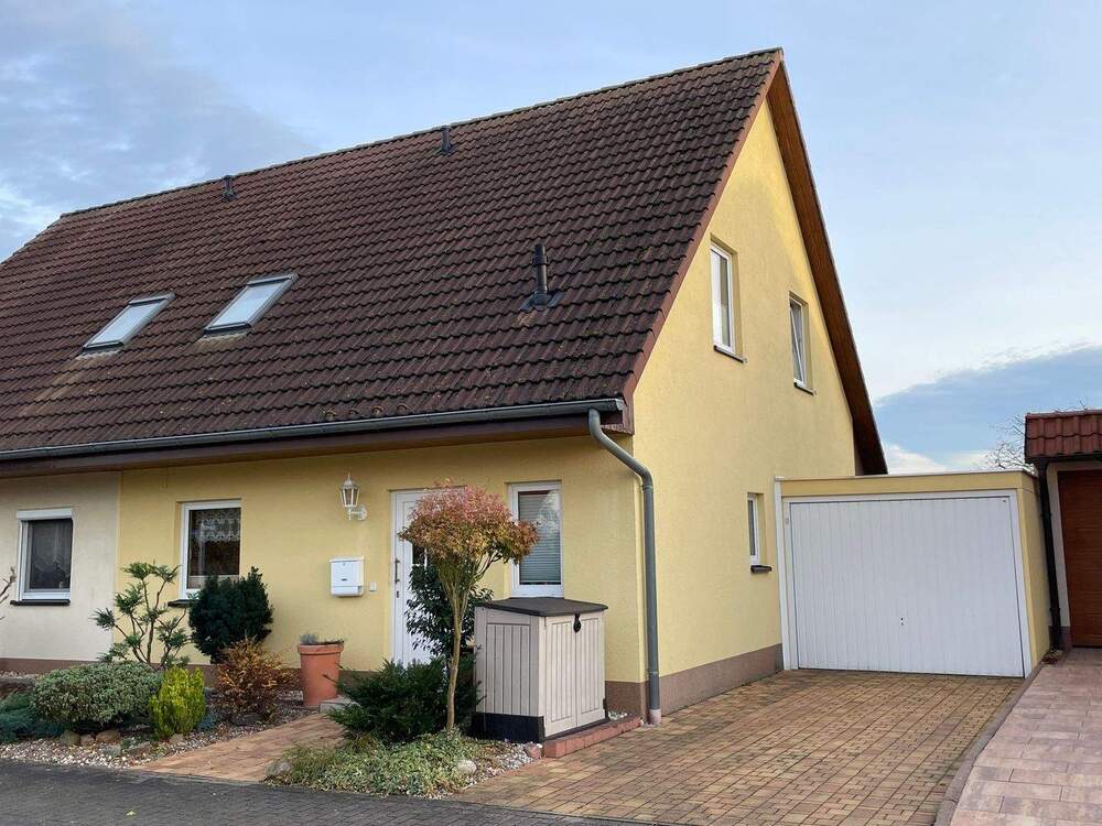 Thumbnail-Sehr gepfl. energieeffizienter Neubau (Kernhaus) aus 2003 mit Sonnenterrasse, Pool und Garage in erstklassiger Wohnlage